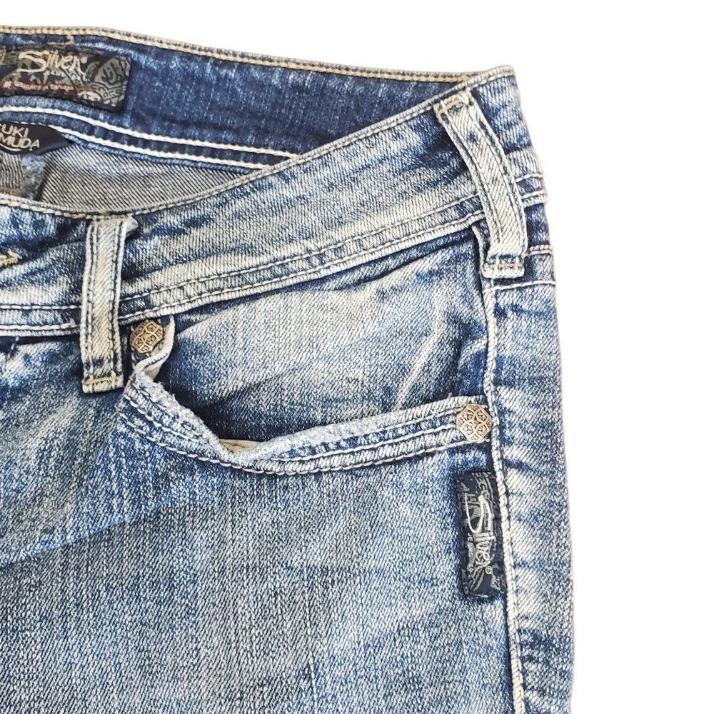 Silver Suki Bermuda Denim Jean Shorts Medium‎ Wash Factory Fading Distressed 27 - Picture 6 of 14